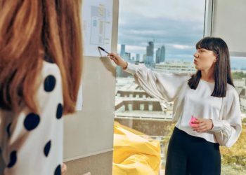 What is a knowledge worker and what do they do?