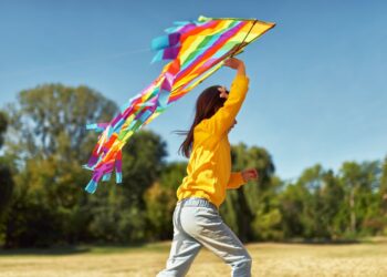 BNB Price at Make-or-Break Levels As The Bulls Aim Big Above This Resistance