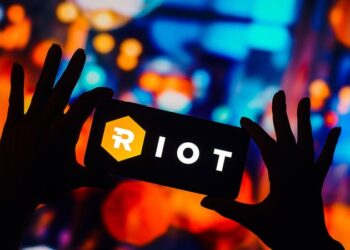 Riot Platforms Reports Mixed Q2 2023 Financial Results, RIOT Shares Drop 4%