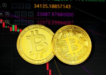 Bitcoin Breakout Or Breakdown? Ark Invest Shares Prediction