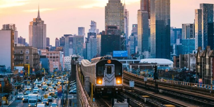 Real-time transaction data analysis with IBM Event Automation