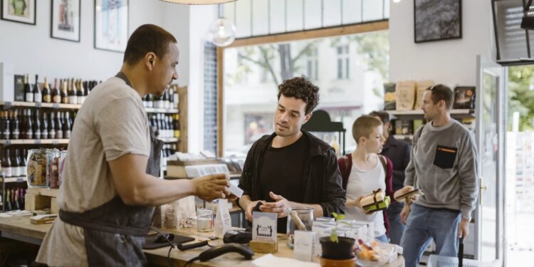 Customer service vs. customer experience: Key differentiators