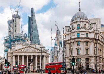 Accelerate hybrid cloud transformation through IBM Cloud for Financial Service Validation Program